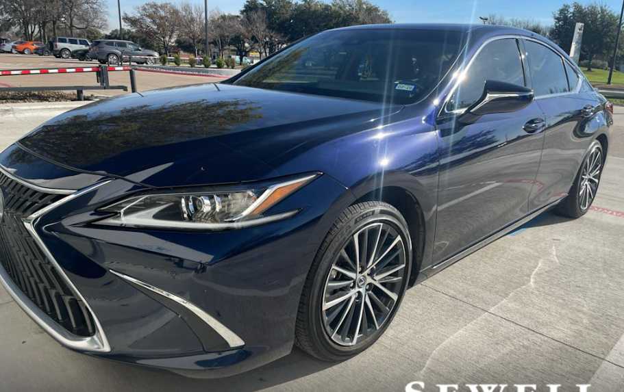 2024 Lexus ES 350's photo