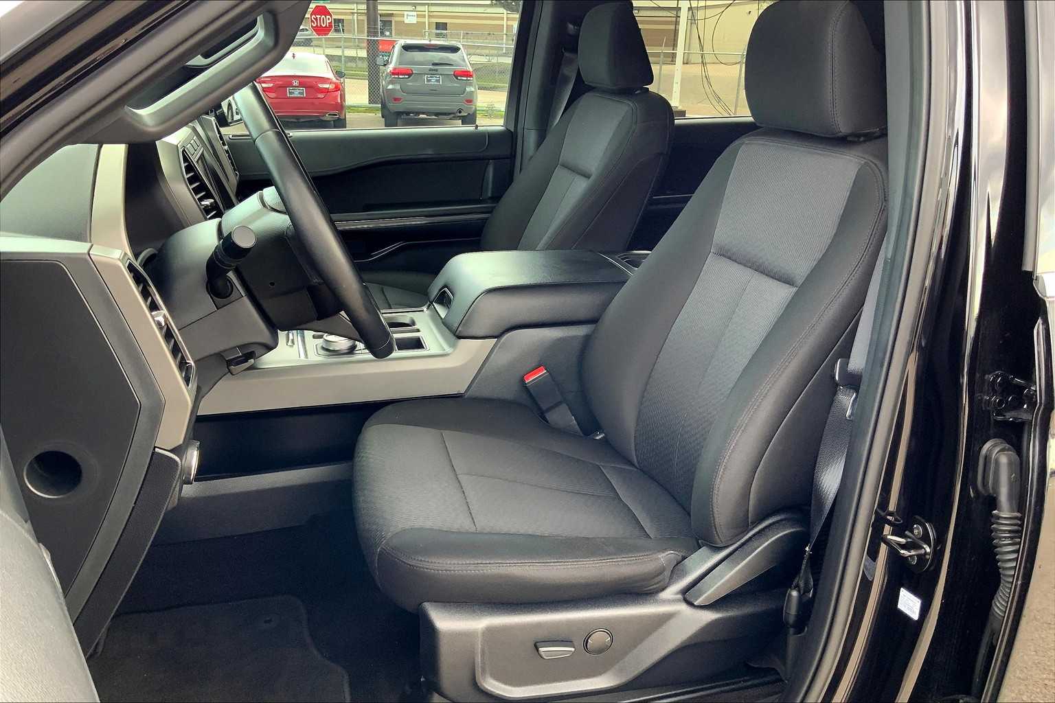 2021 Ford Expedition XLT photo 7