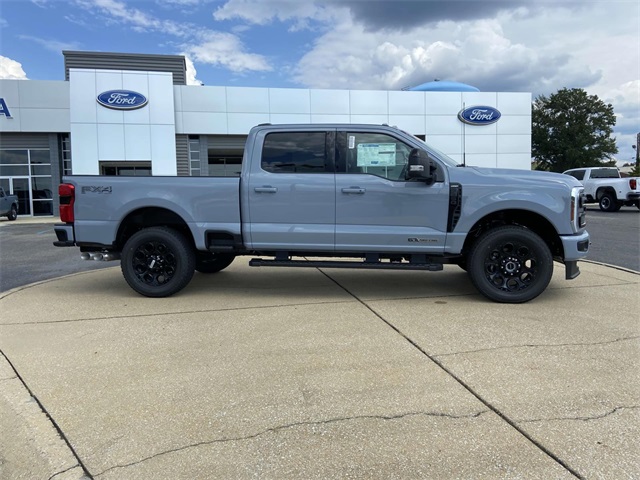 2026 Ford F-350 photo 2