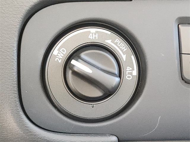 2025 Nissan Frontier SV photo 11