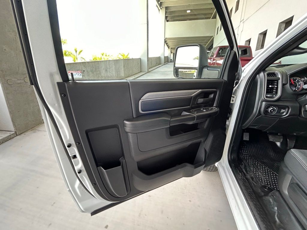 2024 Ram 3500 Tradesman photo 21