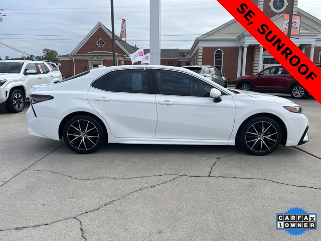 2024 Toyota Camry SE photo 4