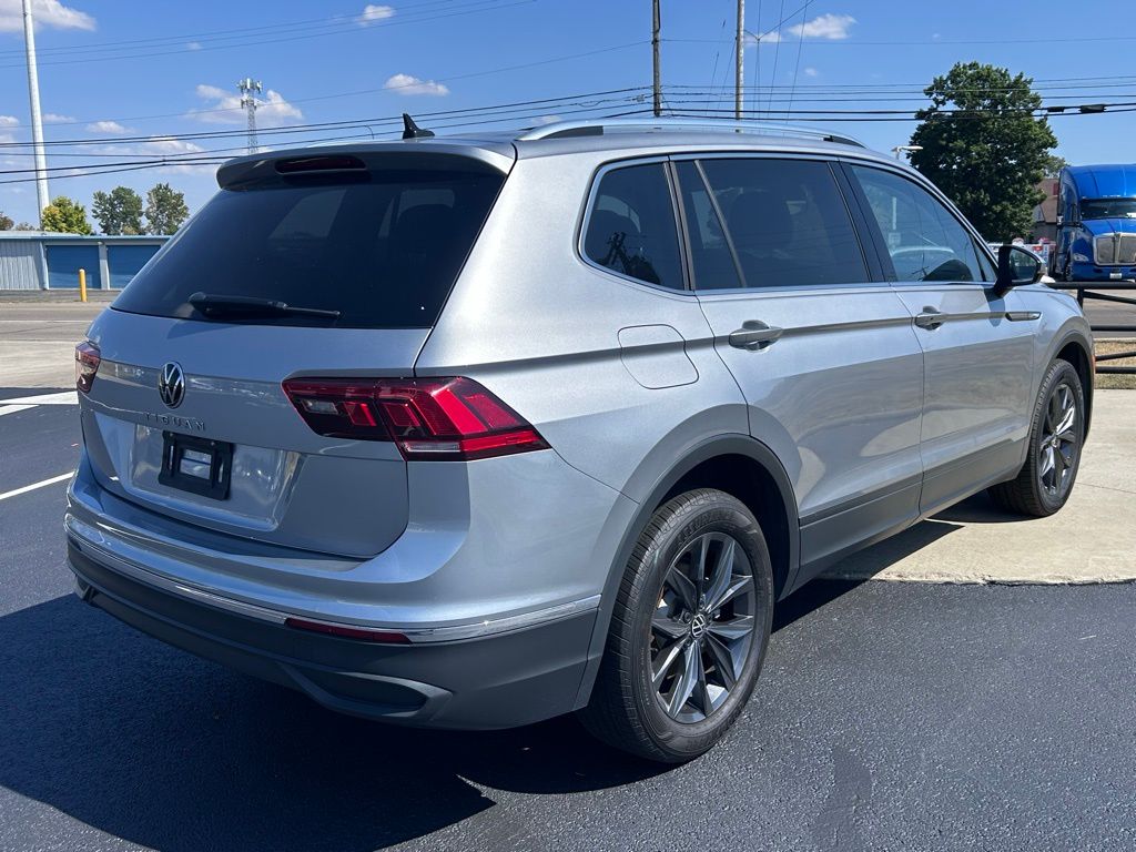 2023 Volkswagen Tiguan SE photo 7