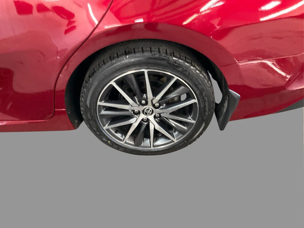 2022 Toyota Camry Hybrid XLE photo 25