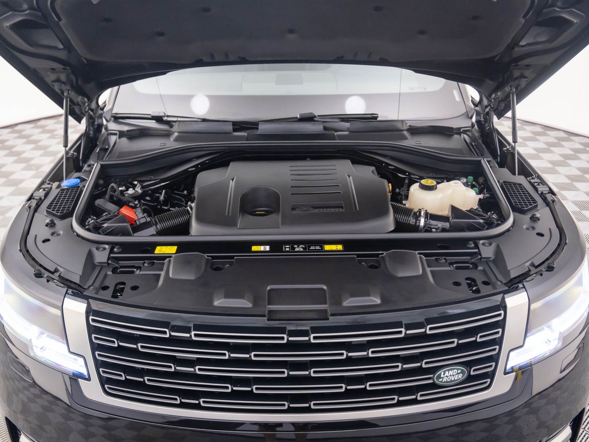2025 Land Rover Range Rover SE photo 24