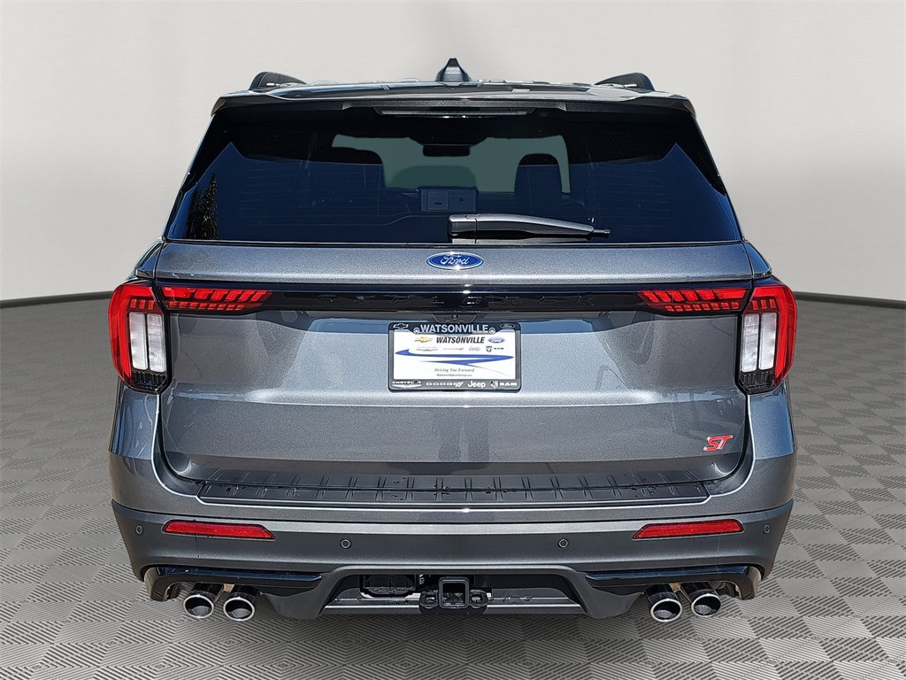 2025 Ford Explorer ST photo 4