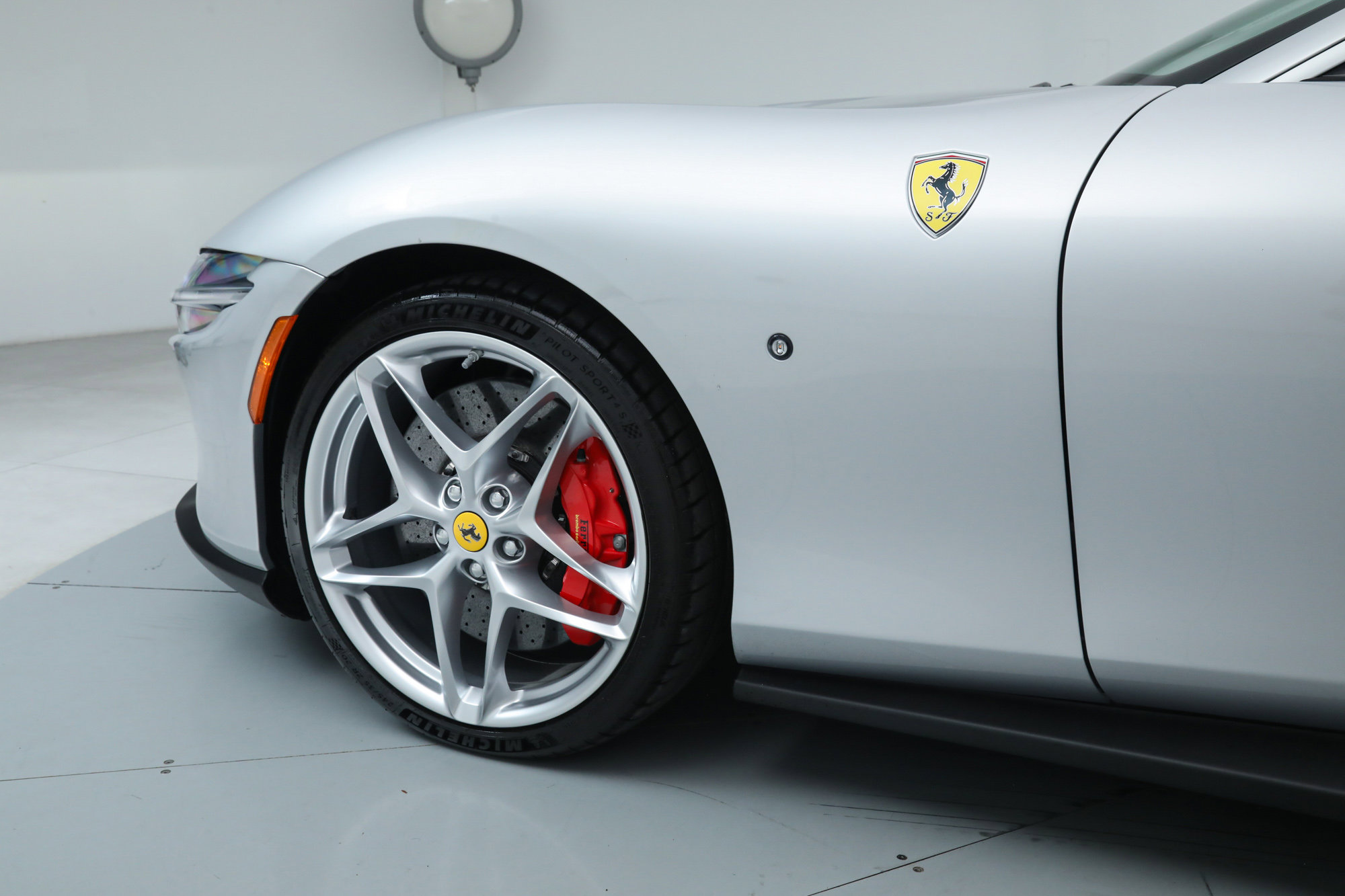 2021 Ferrari Roma photo 14
