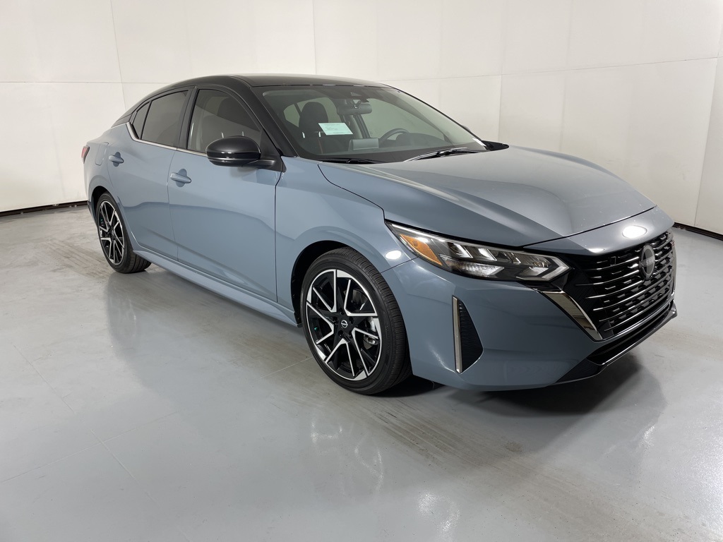 2025 Nissan Sentra SR photo 2