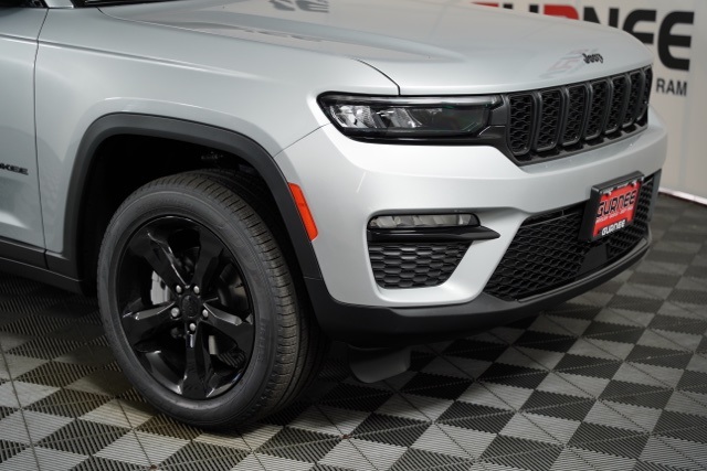 2025 Jeep Grand Cherokee Limited photo 41
