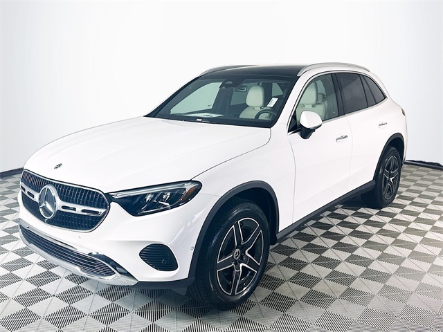 2026 Mercedes Benz GLC 300 4MATIC photo 2