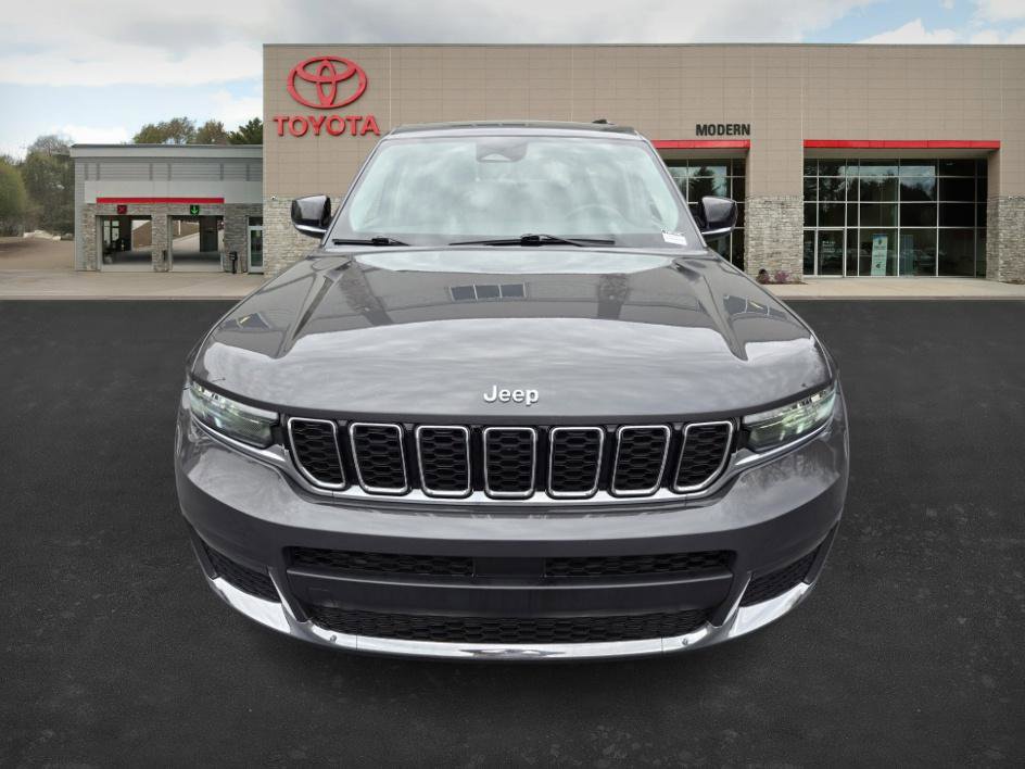2023 Jeep Grand Cherokee Limited photo 2