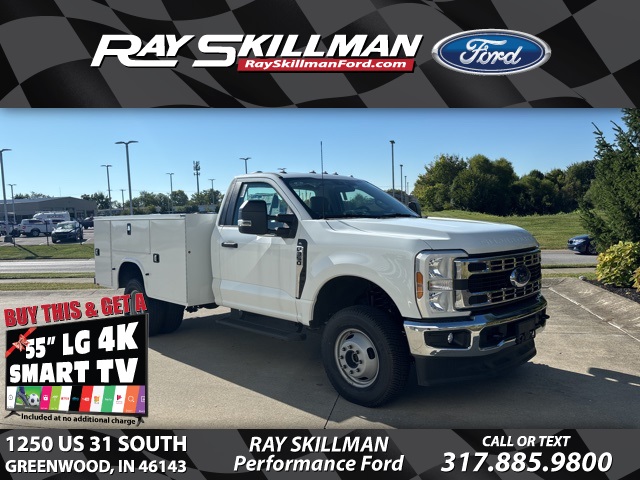 2025 Ford F-350 Super Duty Chassis Cab XL's photo