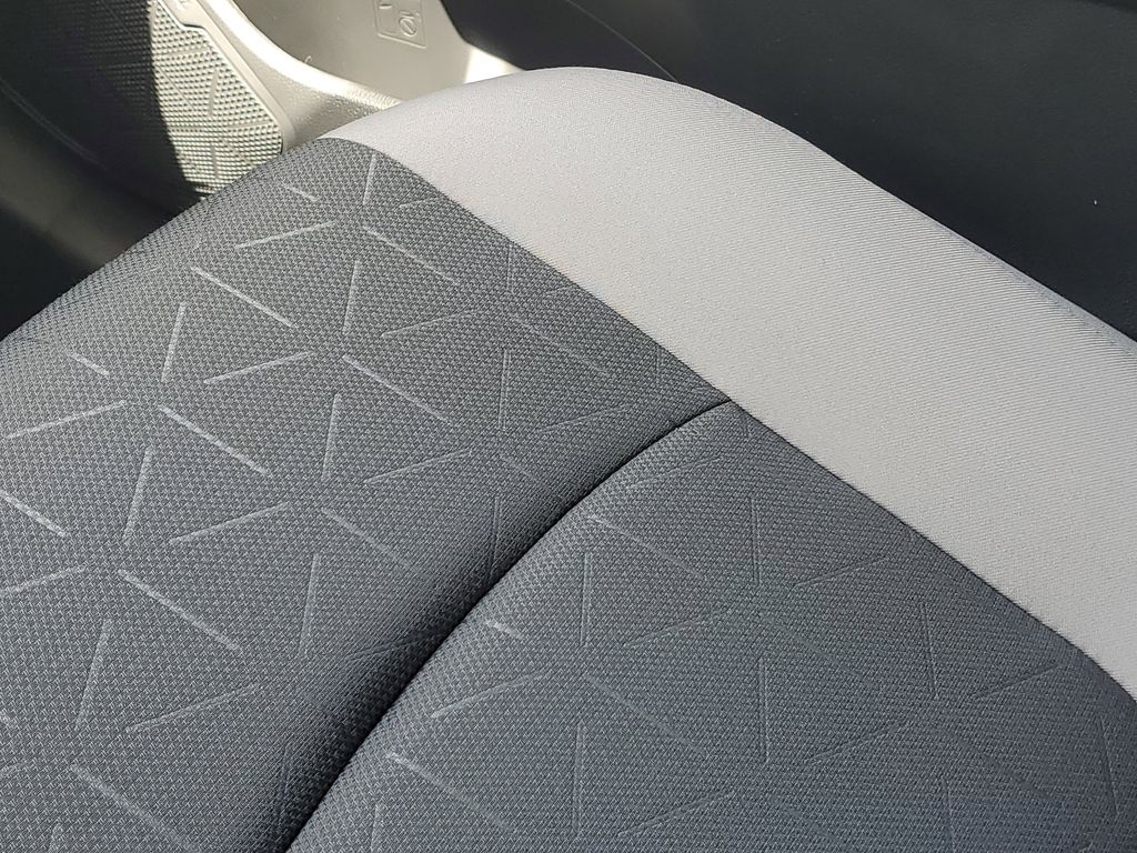 2025 Toyota RAV4 XLE photo 24