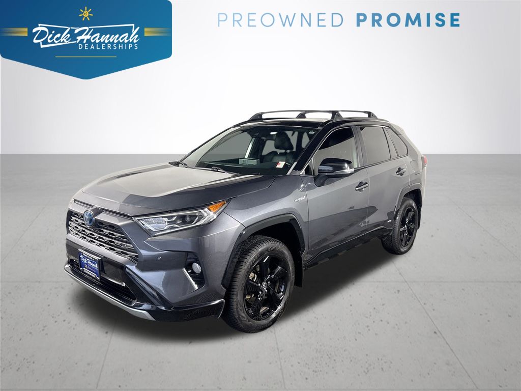 2021 Toyota RAV4 XSE's photo