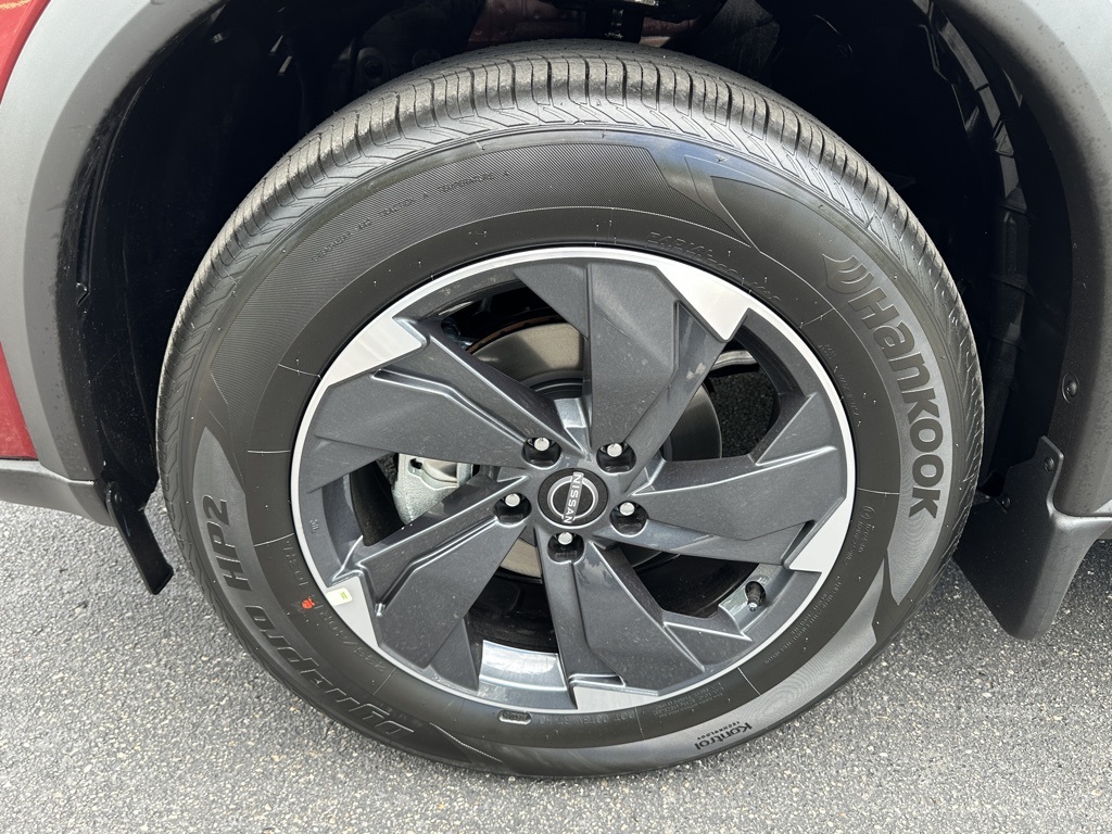 2026 Nissan Rogue SV photo 12
