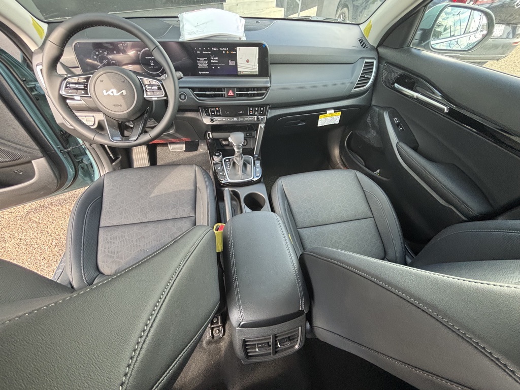2026 Kia Seltos EX photo 10