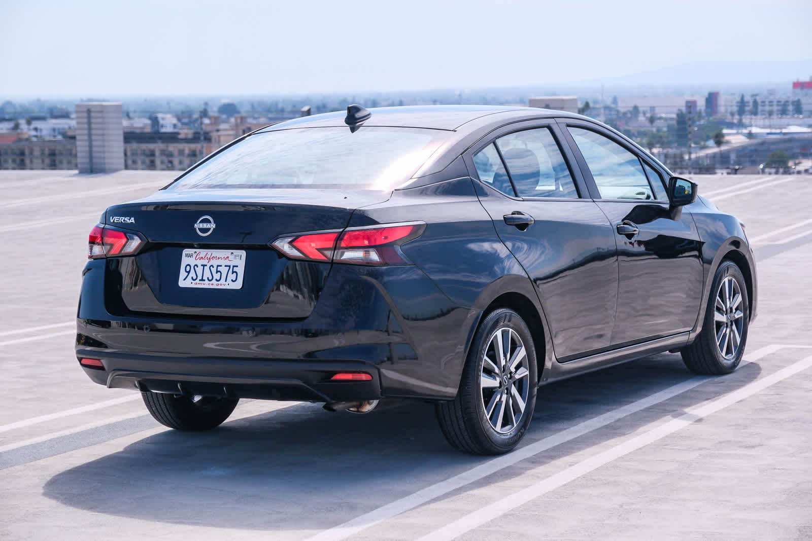 2025 Nissan Versa SV photo 4