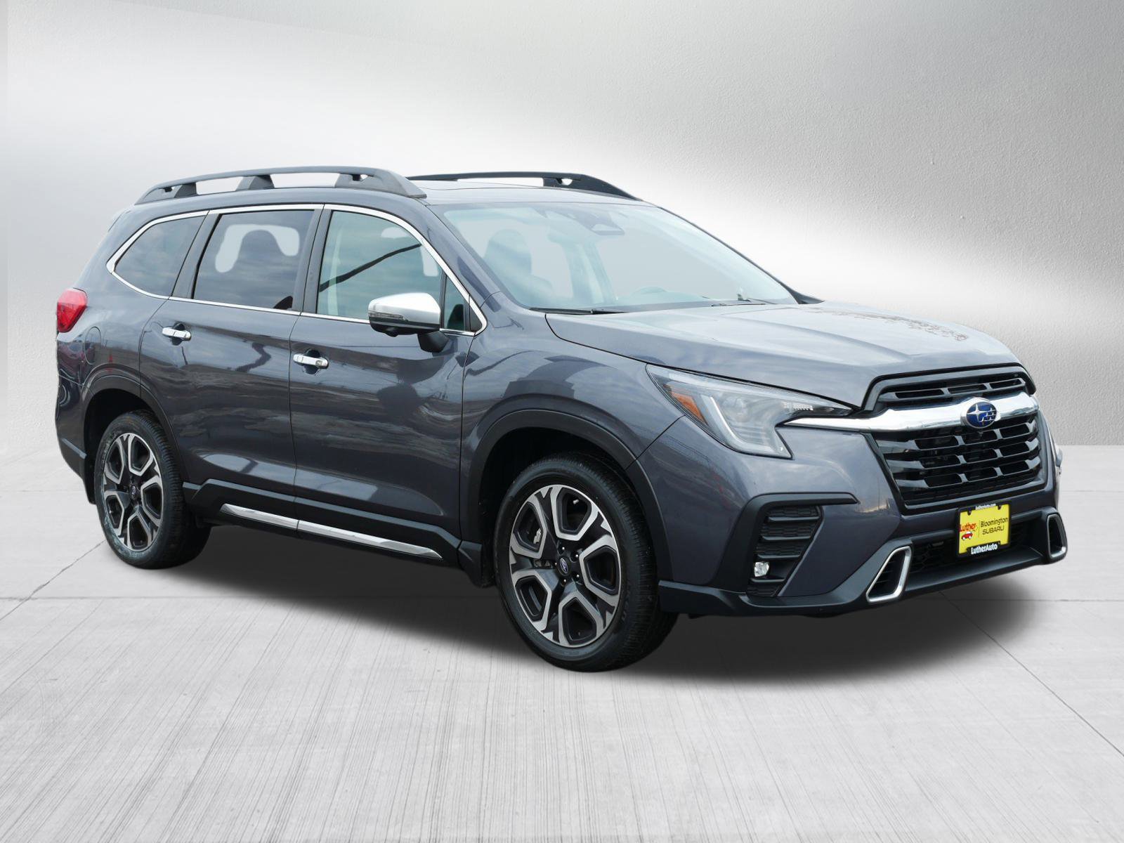 2023 Subaru Ascent Touring's photo