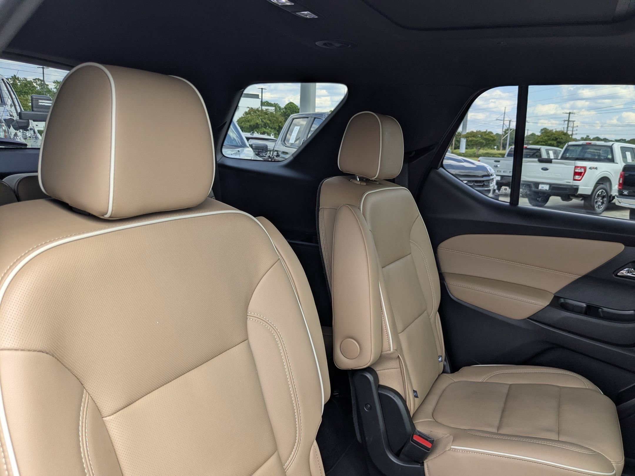 2023 Chevrolet Traverse Premier photo 25