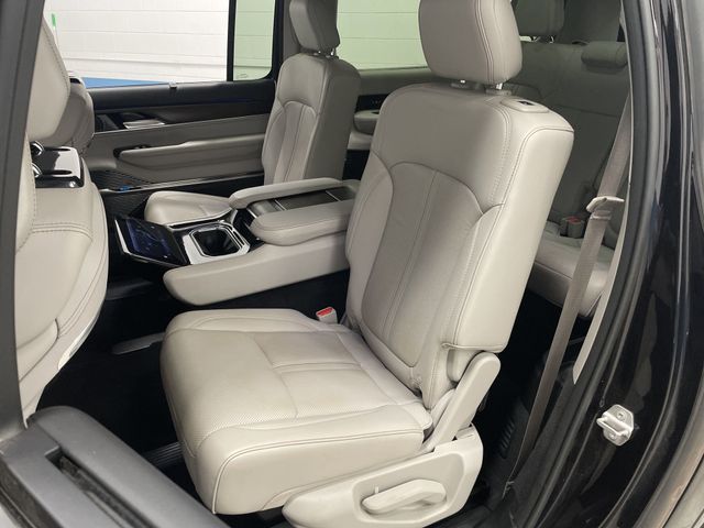 2023 Jeep Grand Wagoneer L Base photo 28