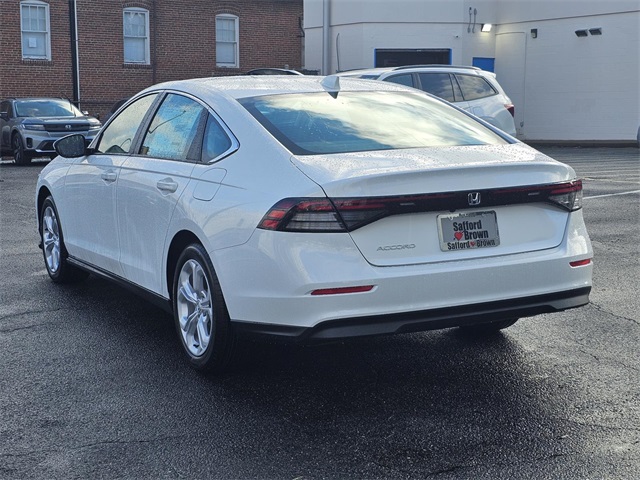 2025 Honda Accord LX photo 4