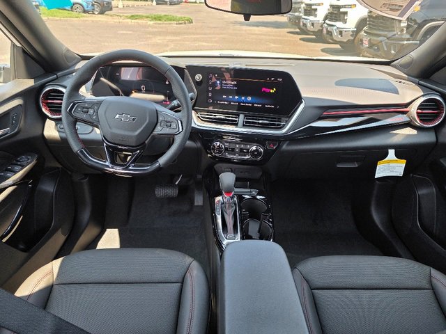 2025 Chevrolet Trax photo 2