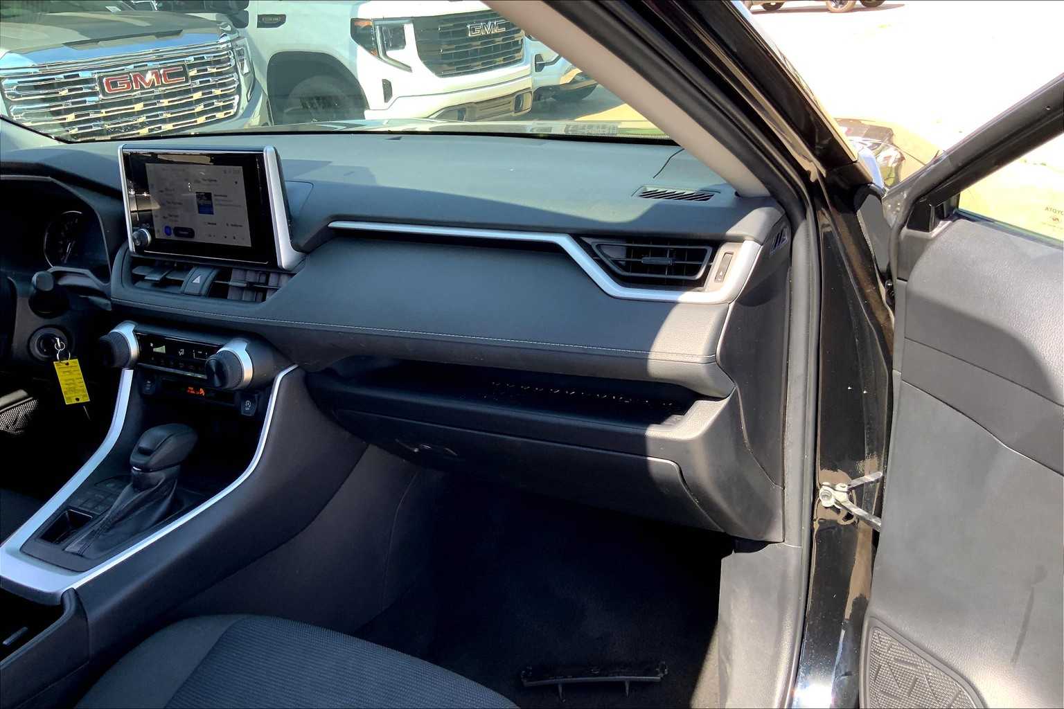 2024 Toyota RAV4 LE photo 15