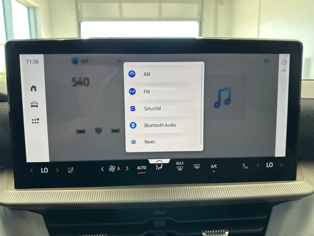 2025 Ford Explorer photo 17