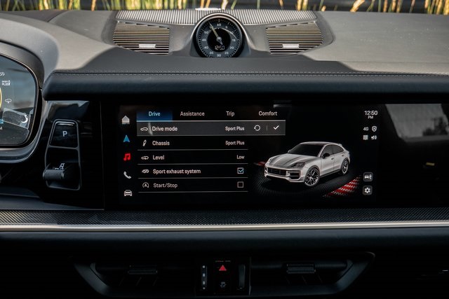 2025 Porsche Cayenne Turbo GT photo 12