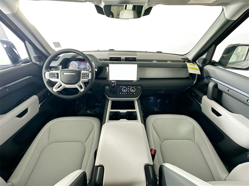 2025 Land Rover Defender 110 S photo 22
