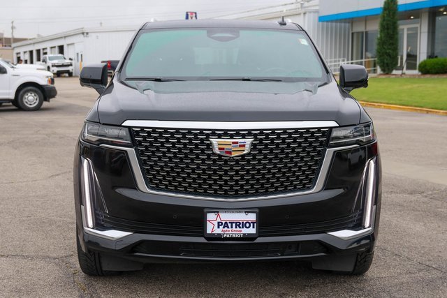 2023 Cadillac Escalade ESV Luxury photo 2