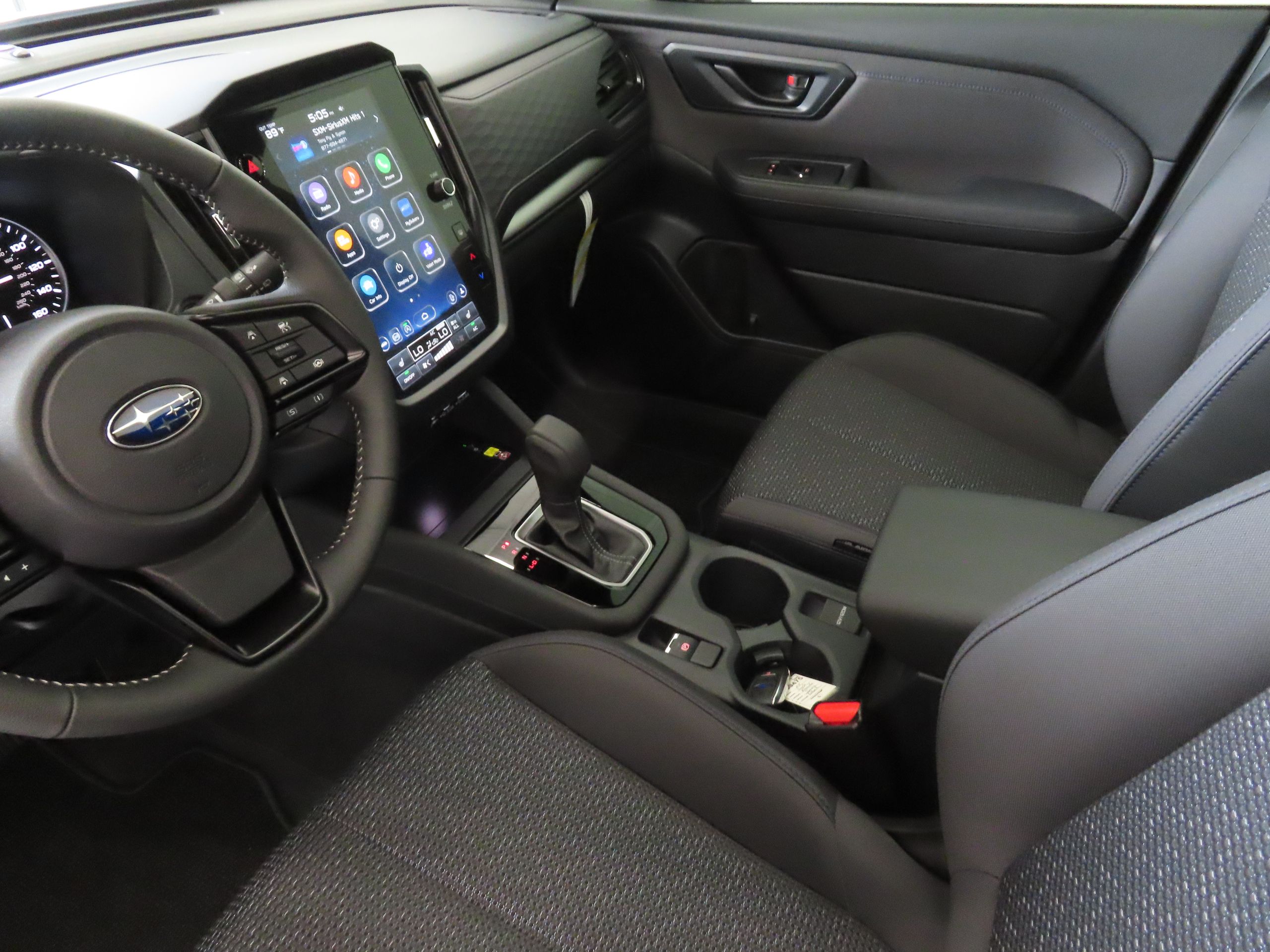 2025 Subaru Forester Premium photo 17