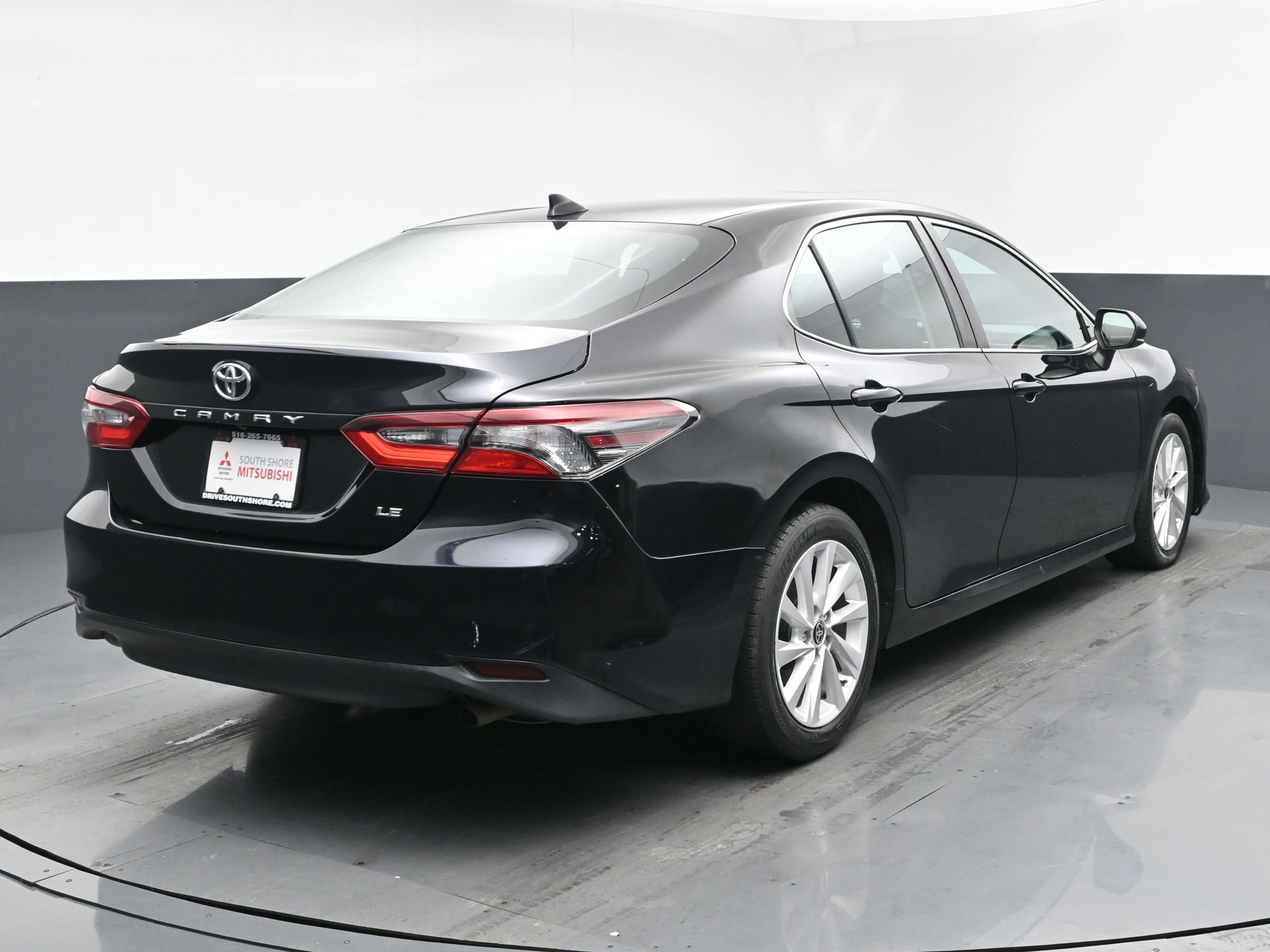 2021 Toyota Camry LE photo 21