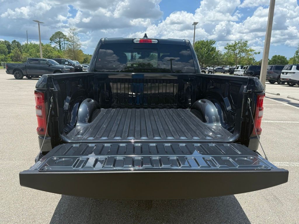 2025 Ram 1500 Tradesman photo 28