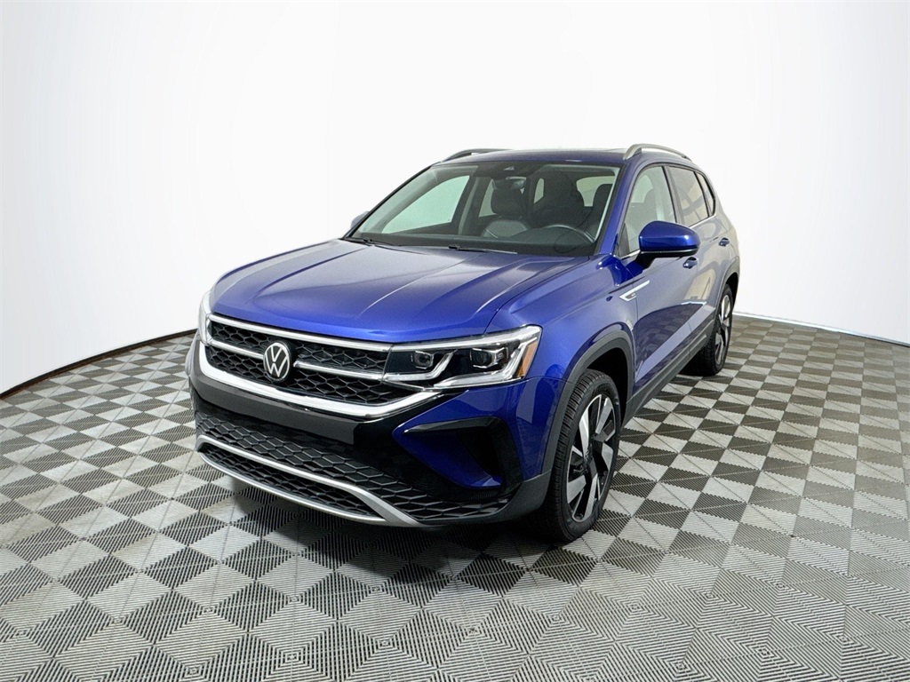 2024 Volkswagen Taos SEL's photo