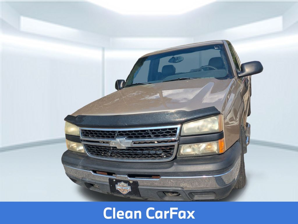 2006 Chevrolet Silverado 1500 Work Truck photo 2