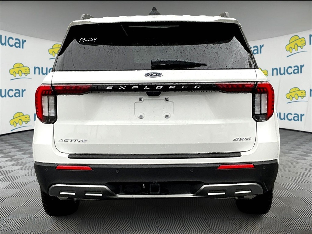 2026 Ford Explorer photo 4