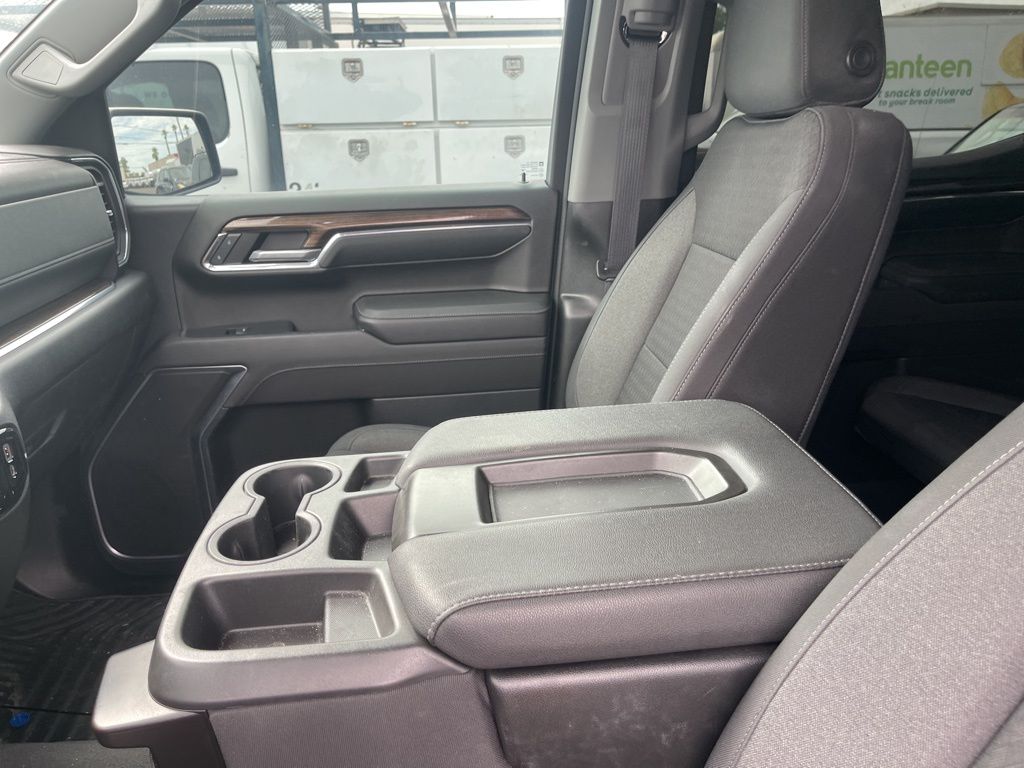 2023 Chevrolet Silverado 1500 RST photo 21