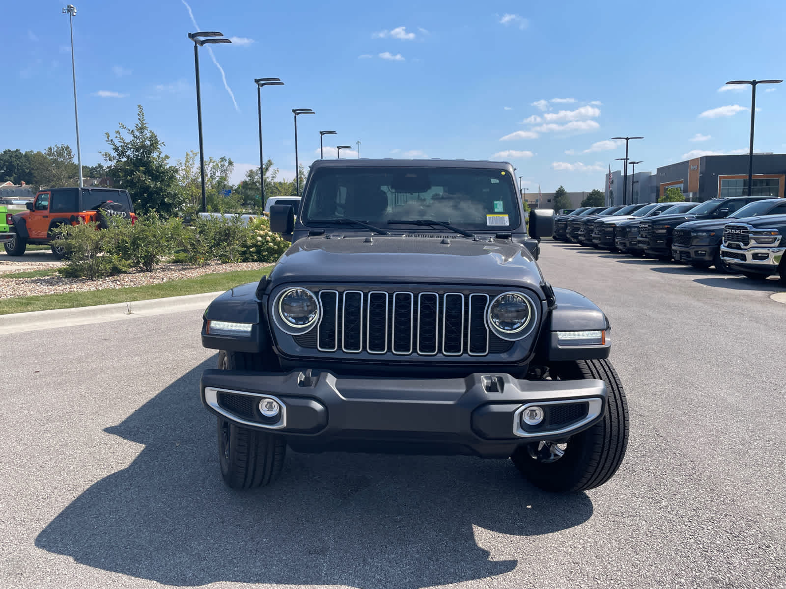 2025 Jeep Wrangler 4xe Sahara photo 3