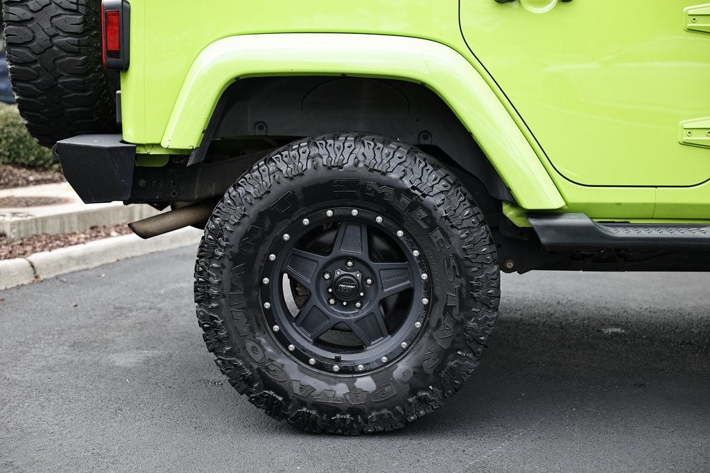 2013 Jeep Wrangler Unlimited Sahara photo 7