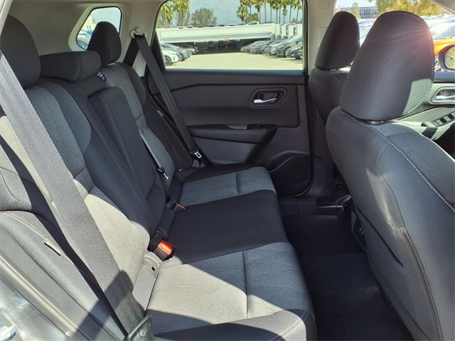 2026 Nissan Rogue SV photo 4