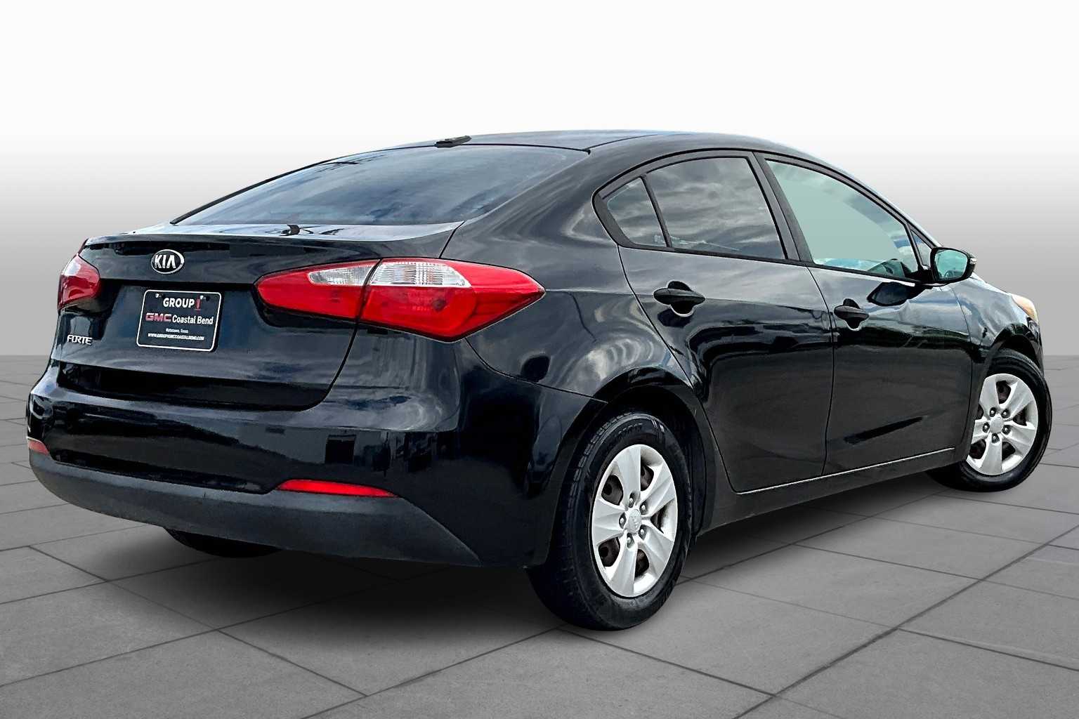 2015 Kia Forte LX photo 11