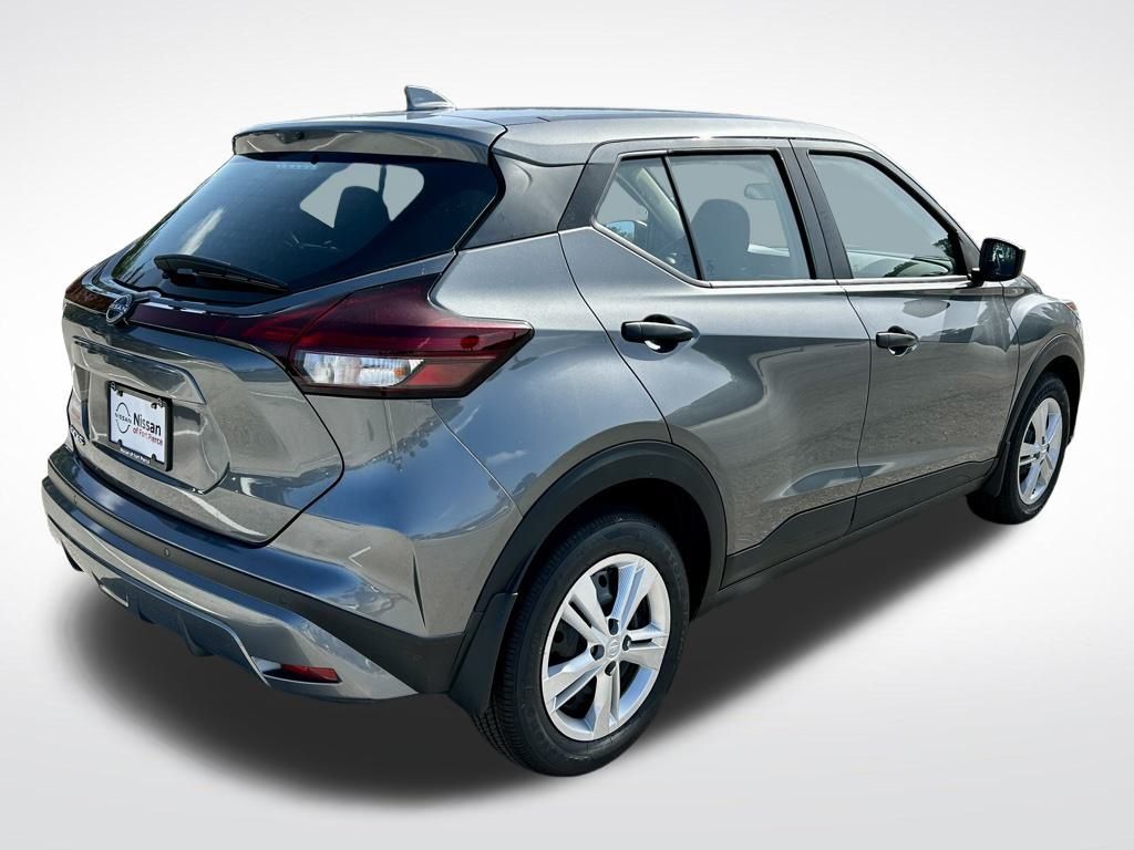 2025 Nissan Kicks Play S photo 6