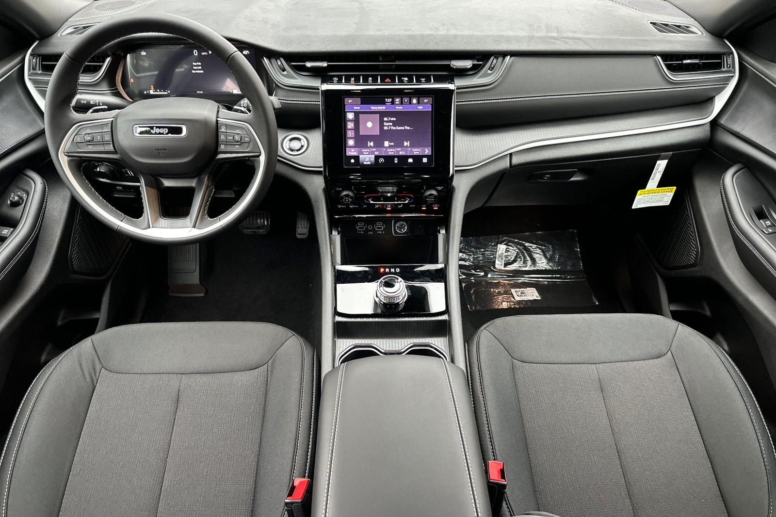 2025 Jeep Grand Cherokee Laredo X photo 12