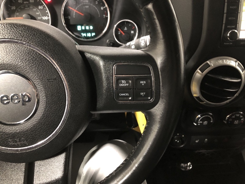 2016 Jeep Wrangler Unlimited Sahara photo 19