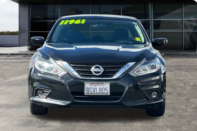 2017 Nissan Altima 2.5 SV photo 2