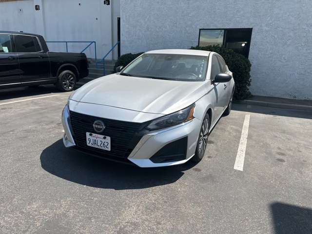 2024 Nissan Altima 2.5 SV photo 2