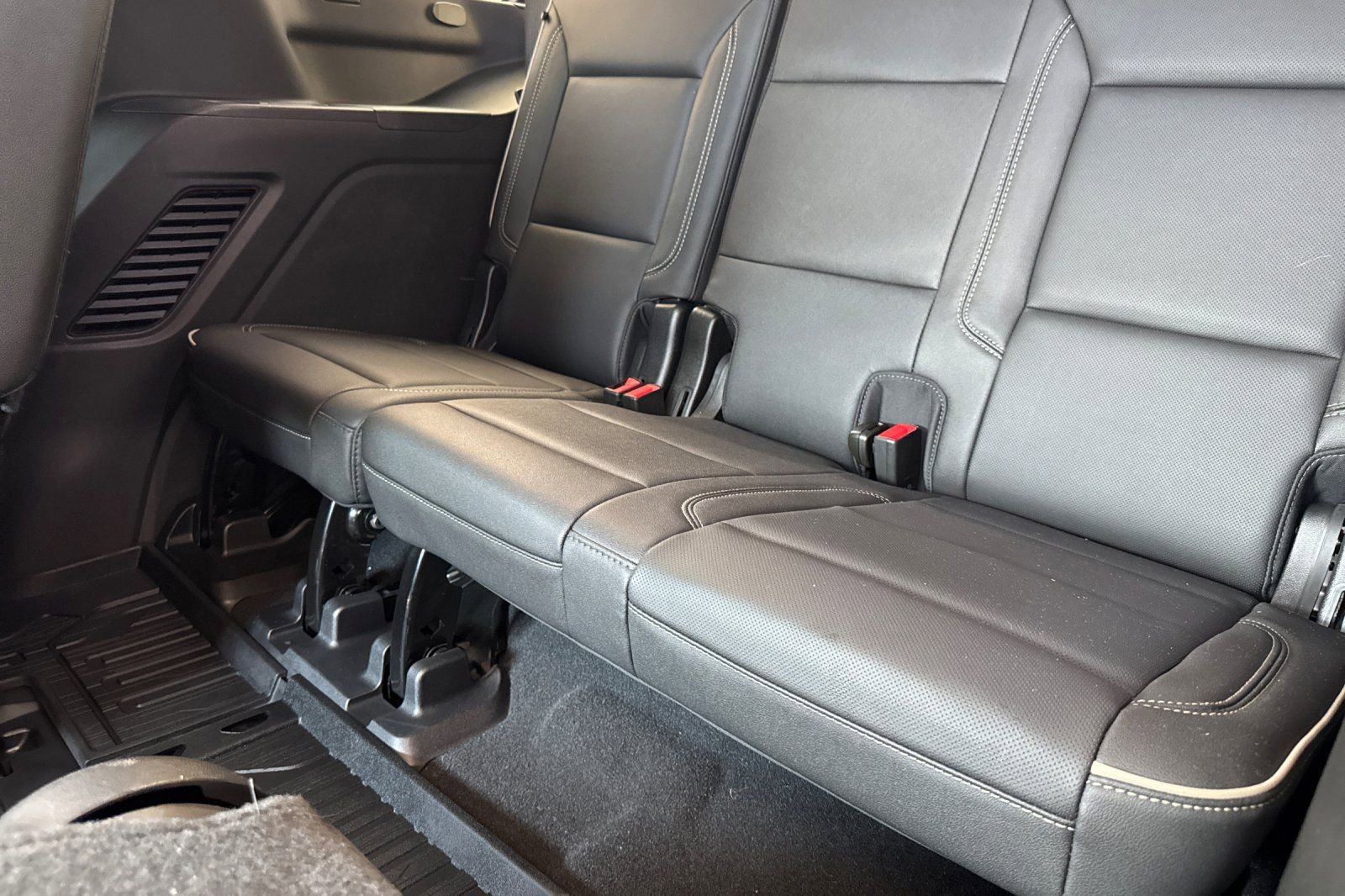 2022 Gmc Yukon SLT photo 14