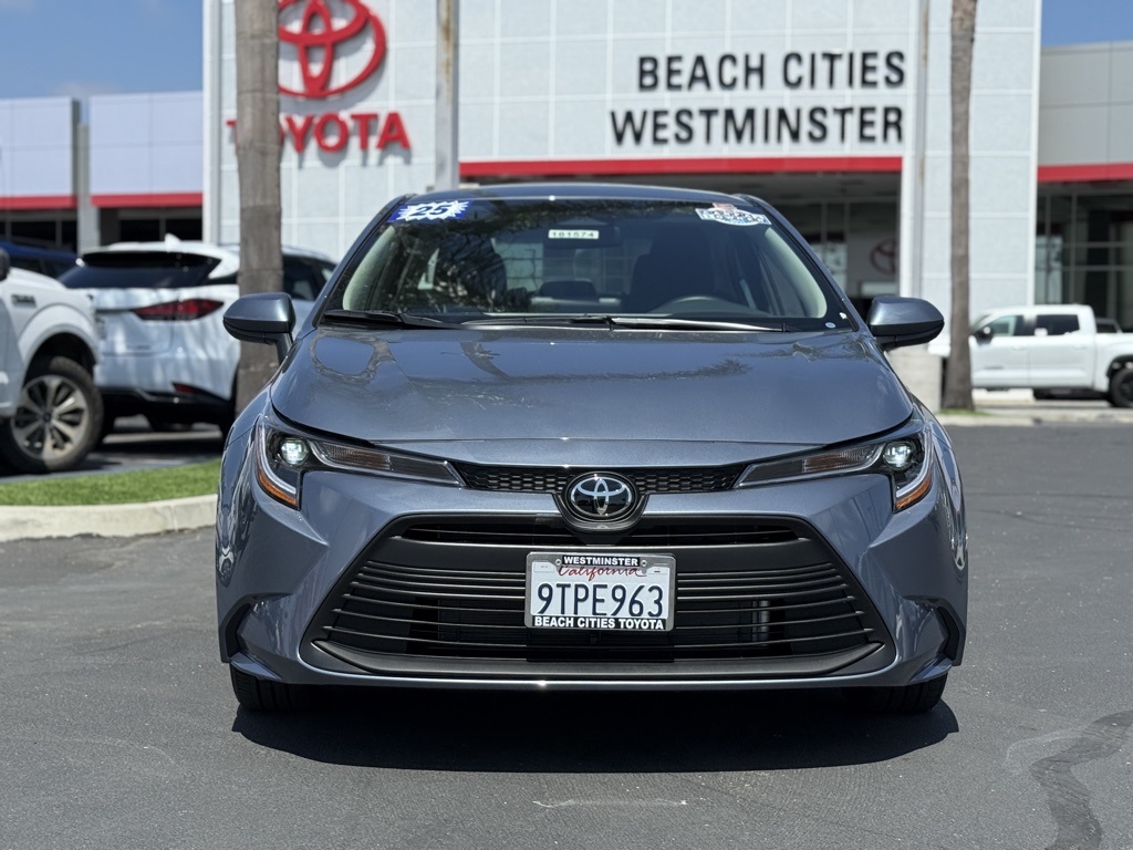 2025 Toyota Corolla LE photo 3