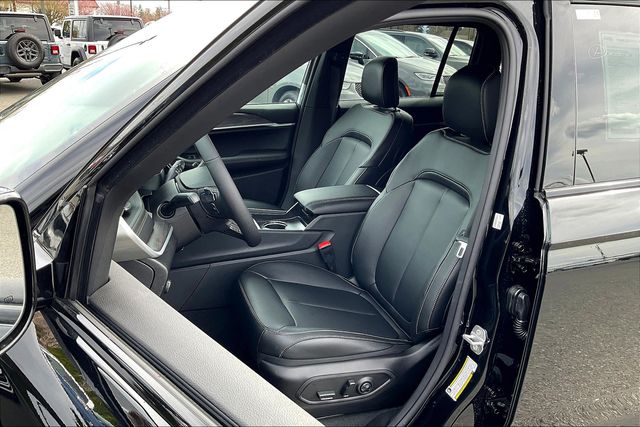 2025 Jeep Grand Cherokee Limited photo 9